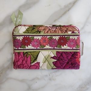 Vera Bradley Rare Retired Dahlia Pattern Wallet
